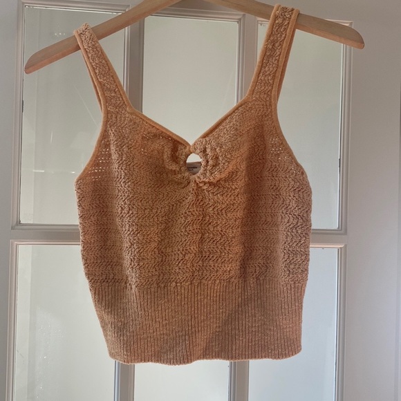 M Abercrombie and F crochet top! Never worn! On trend! - Picture 4 of 4